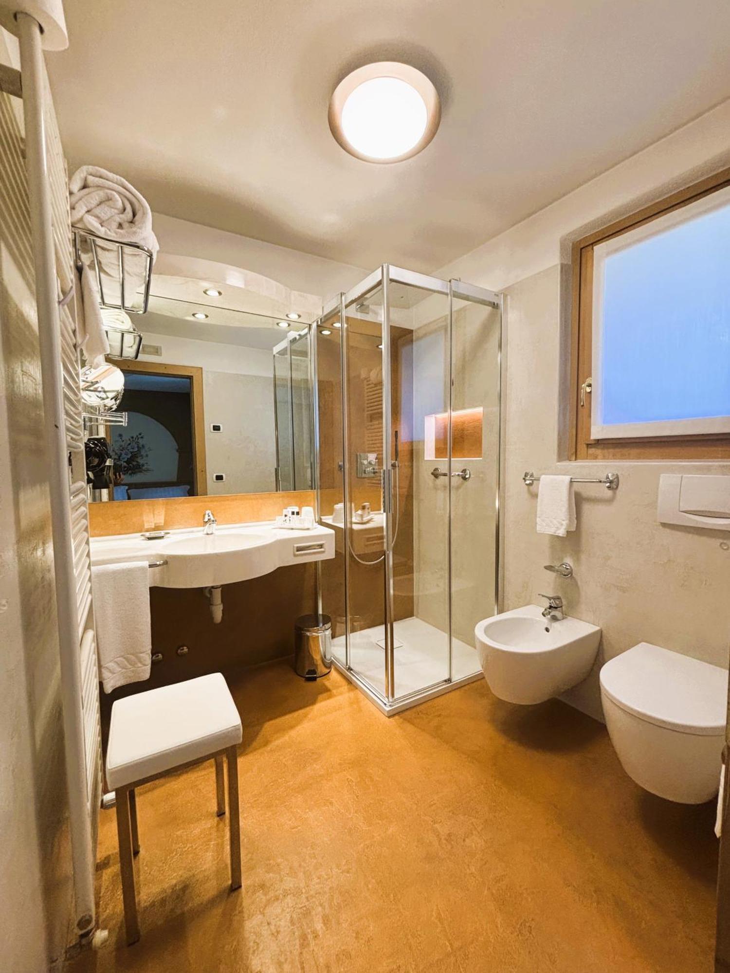 Standard Double or Twin Room,1682941431:JPEG